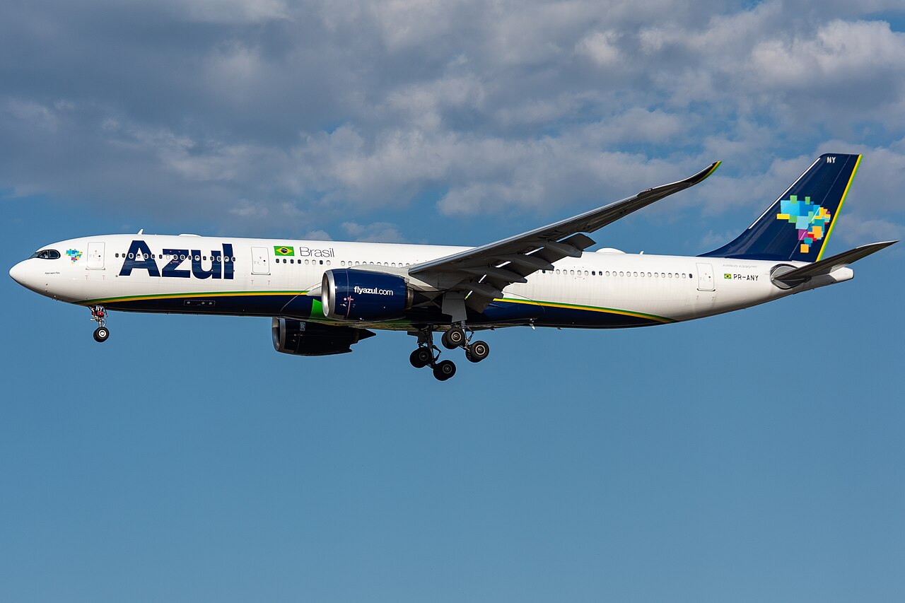 Azul's Strategic Shift: Gol Merger Out, US Airlines Invest